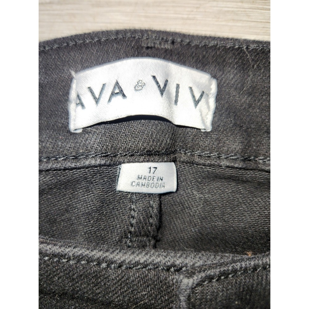 Ava & Viv Womens High Rise Midi Shorts Black Raw Hem Slim Fit Size 17 Stretch - Picture 2 of 6